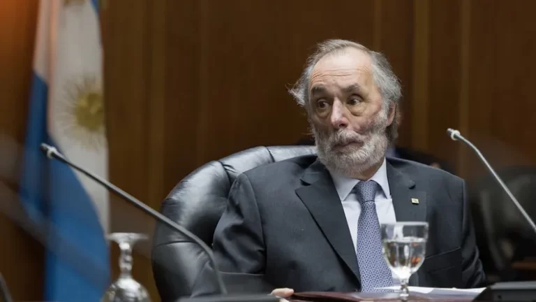 Desafío titánico en el Congreso: La «Ley Ómnibus» de 664 artículos enfrenta un extenso camino