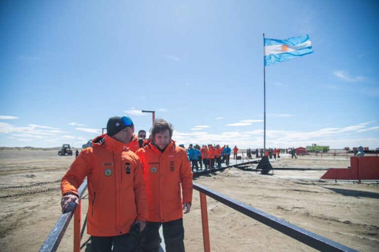 El viaje de Milei a la Antártida: una gesta histórica y política