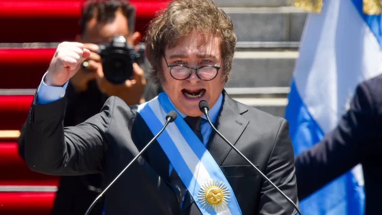 Milei denuncia sabotaje a la «Ley Bases» Milei denuncia sabotaje a la «Ley Bases»