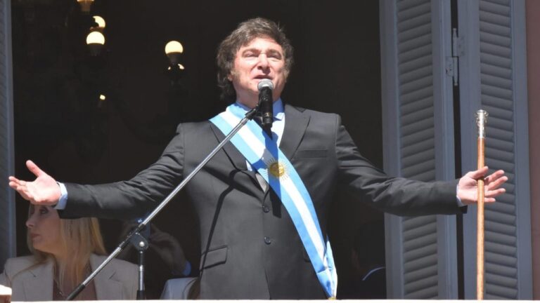 El gobierno cumple y reafirma su compromiso: enero llega con superávit fiscal. 