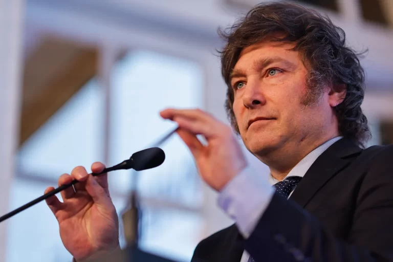 Milei logra superávit primario y financiero en solo un mes de Gobierno