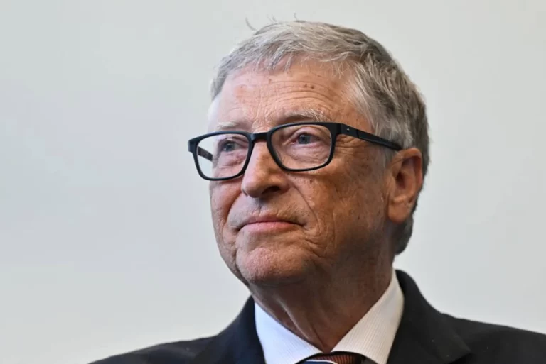 Bill Gates revela una formula para multiplicar los ahorros: una estrategia simple y efectiva
