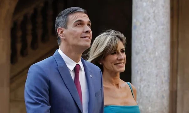 Pedro Sánchez defiende a su esposa y confía en el archivo de su causa judicial