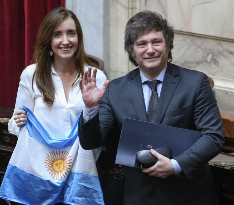 Villarruel: “Soy parte del espacio que gobierna y me quedaré defendiendo las convicciones en común con el presidente Milei” Villarruel: “Soy parte del espacio que gobierna y me quedaré defendiendo las convicciones en común con el presidente Milei”