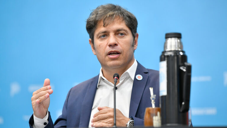 Kicillof acusó a Milei de querer “entregar» YPF tras el fallo de la Justicia norteamericana contra el país Kicillof acusó a Milei de querer “entregar» YPF tras el fallo de la Justicia norteamericana contra el país