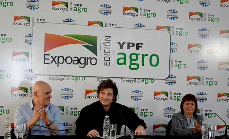 «Era la foto para la política o salvar vidas»: Javier Milei explicó por qué tardó en viajar a Bahía Blanca «Era la foto para la política o salvar vidas»: Javier Milei explicó por qué tardó en viajar a Bahía Blanca