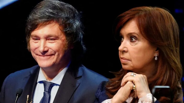 En Casa Rosada anticipan una detención “respetuosa” de Cristina Kirchner y se diferencian del macrismo En Casa Rosada anticipan una detención “respetuosa” de Cristina Kirchner y se diferencian del macrismo