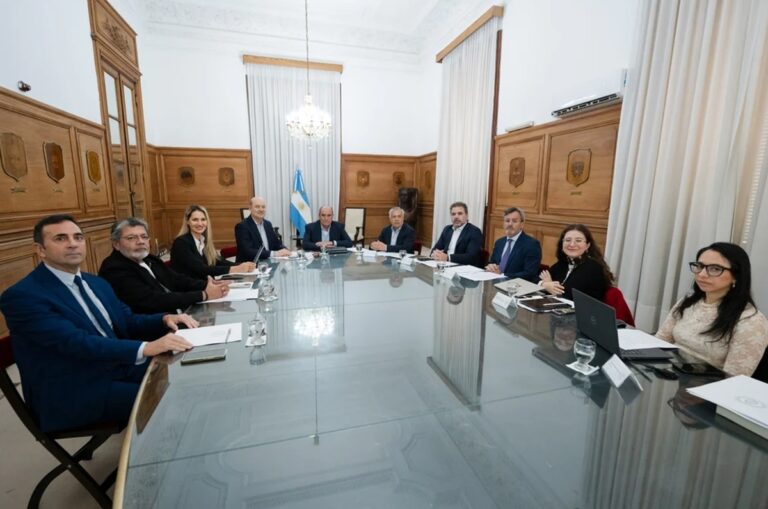 Con la presencia de Julio Cordero, el Consejo de Mayo se reúne para debatir la reforma laboral Con la presencia de Julio Cordero, el Consejo de Mayo se reúne para debatir la reforma laboral