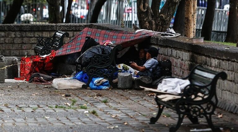 Alerta por muertes en situación de calle: 63 fallecidos en 2025 y denuncias de violencia en aumento